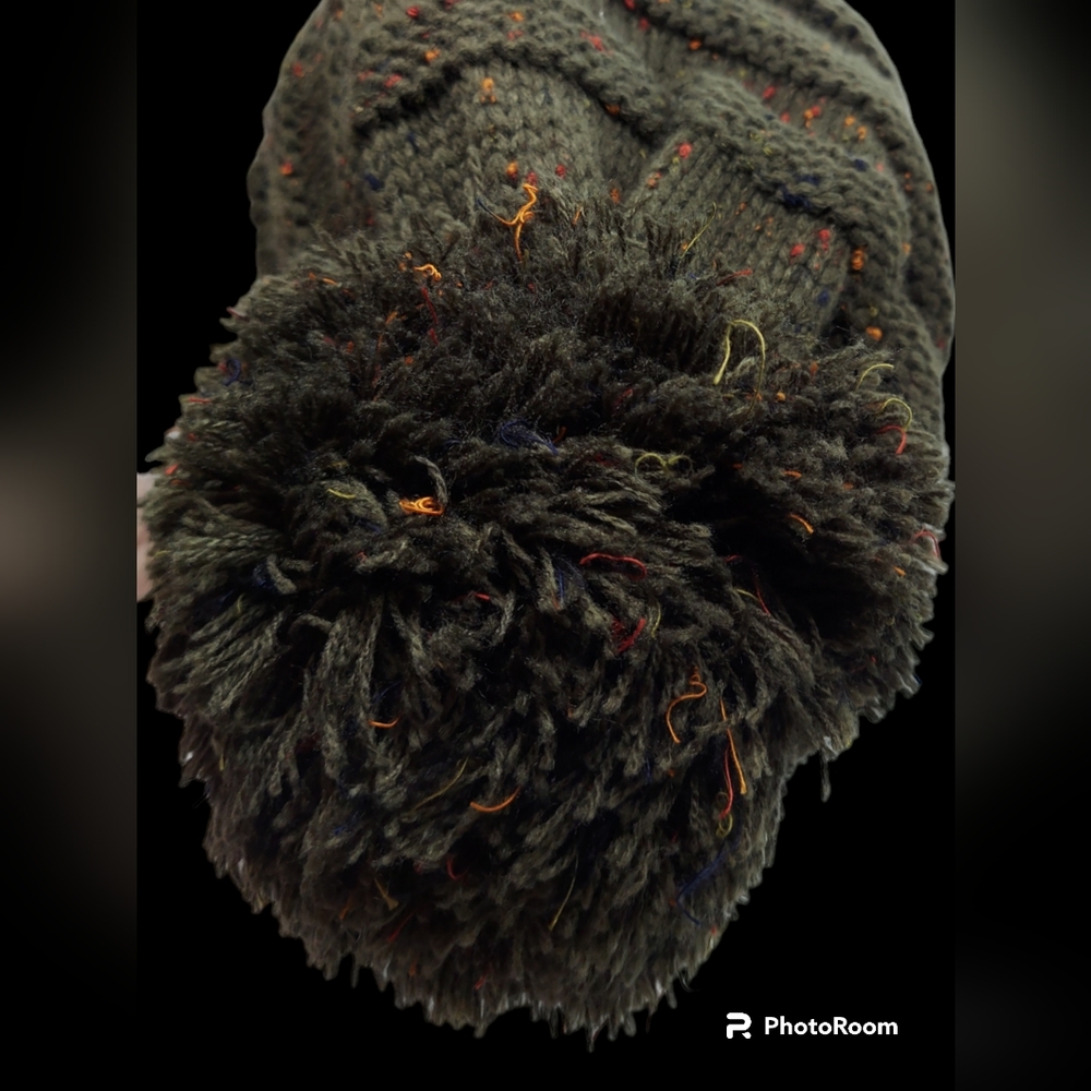 C.C Exclusives Olive Green Oversized Cable Knit Confetti Pom Pom Hat Women's - Picture 5 of 9